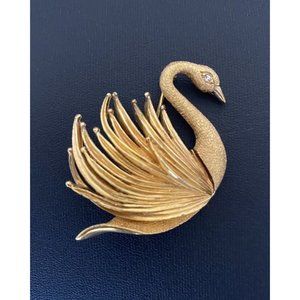 Vintage DeNicola Swan Brooch Pin Gold Tone Bird Rhinestone Textured